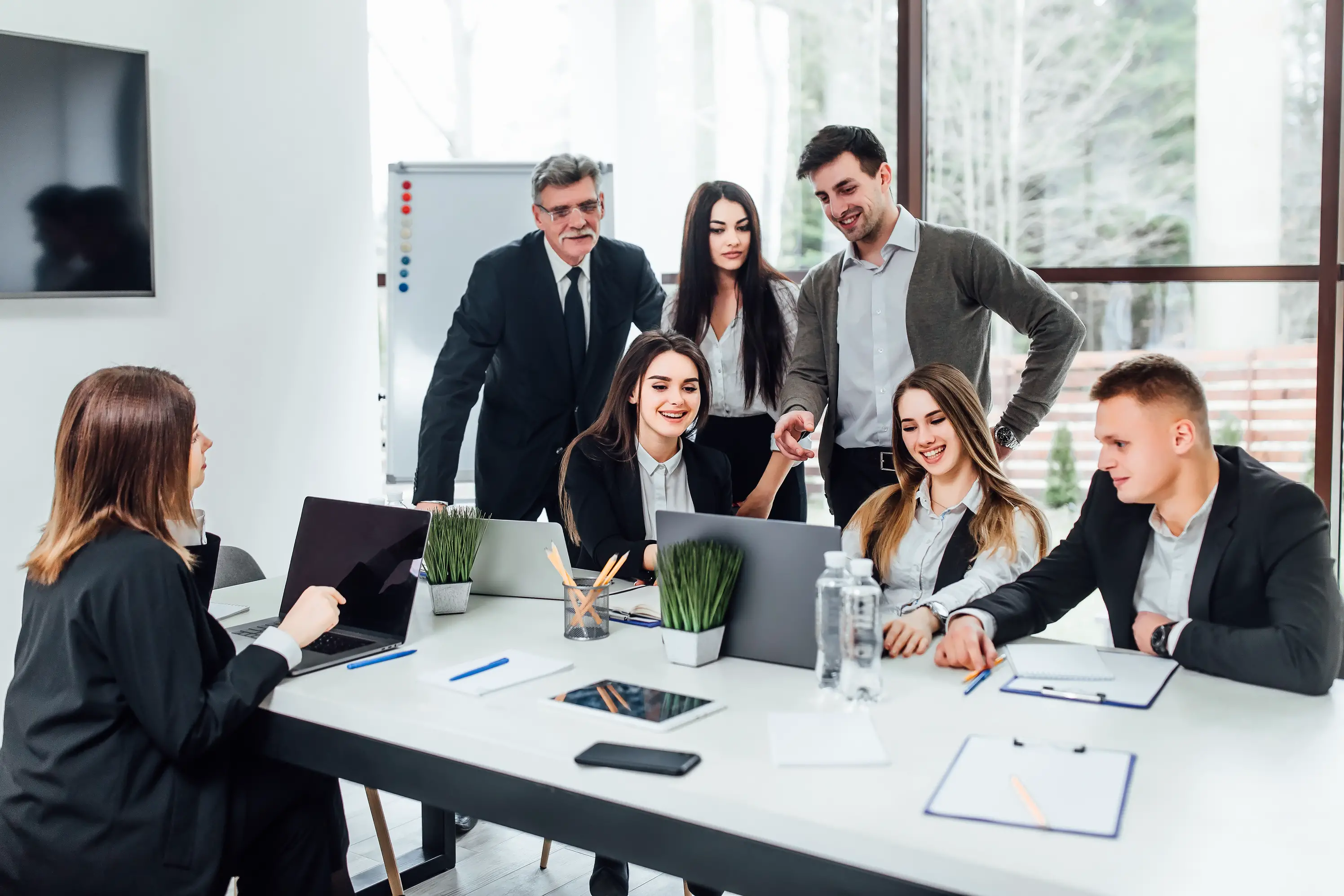 staff-meeting-group